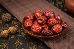 每天吃红枣有什么好处，什么人不能经常吃红枣