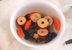 枸杞和什么泡水喝补肾，枸杞子补肾食疗方