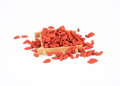 枸杞干嚼一天吃多少颗，枸杞干吃好还是泡水好