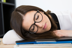 长期睡眠不足会怎么样，长期睡眠不足有什么不良反应