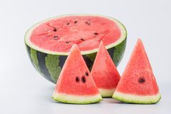 螃蟹不能和什么水果一起吃，螃蟹不能和什么食物一起吃