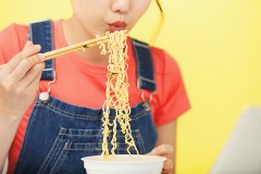 暴饮暴食后怎么补救，暴食后断食一天有用吗