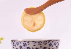 喝柠檬水会长结石吗，肾结石能喝柠檬水吗