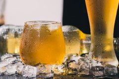中午喝了一瓶啤酒晚上能开车吗，啤酒多久测不出来