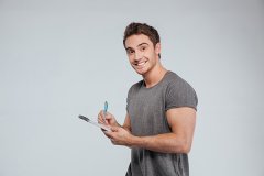戒烟后容貌的变化，戒烟了人为什么变帅了