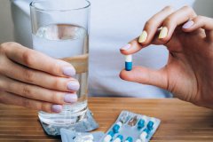 益生菌和感冒药能一起喝吗，益生菌可以跟乳糖酶一起喝吗